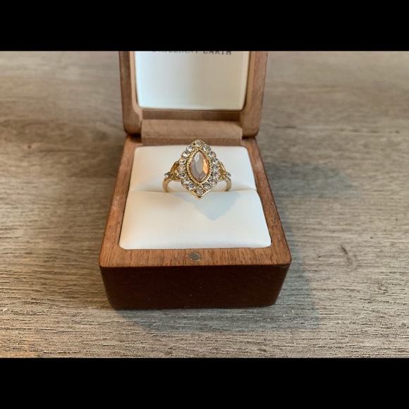 BOGO NEW Beautiful Jeweled Ring - Picture 2 of 4